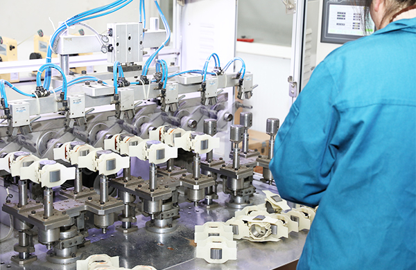 Производитель двигателей с экранированными полюсами